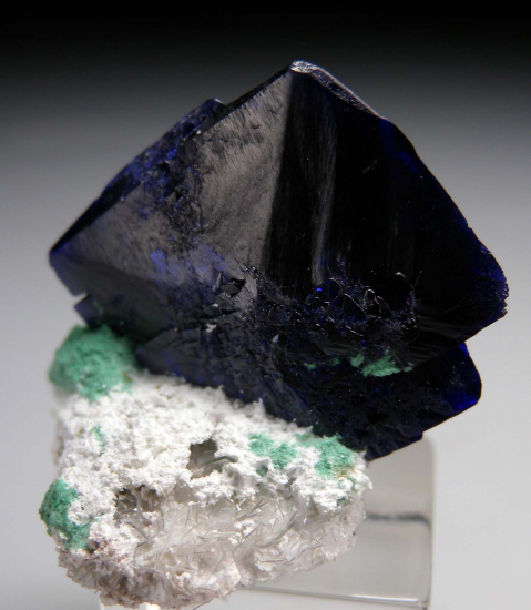 Azurite on Barite with Malachite from Volborthite zone, Milpillas Mine, Cuitaca, Sonora, Mexico [db_pics/pics/p412a.jpg]