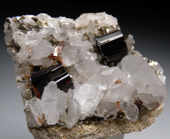 Vesuvianite with Calcite from Kharan, Balochistan, Pakistan [db_pics/pics/p442b.jpg]