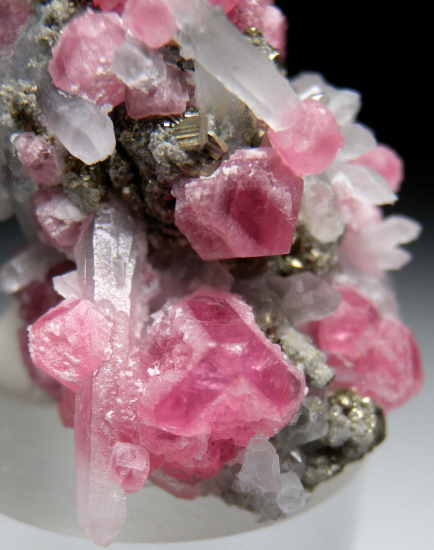 Rhodochrosite, Quartz on Pyrite from Santa Rita Mine, Morococha District, Yauli Province, Junín, Peru [db_pics/pics/p444c.jpg]