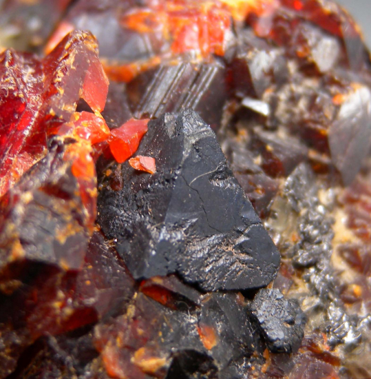 Alabandite on Wurtzite from Merelani Hills, Arusha, Tanzania [db_pics/pics/p469c.jpg]