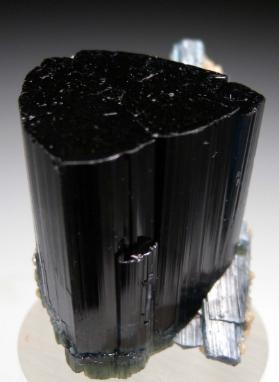 Tourmaline var. Indicolite from Ribeirao das Folhas, Minas Nova, Minas Gerais, Brazil [db_pics/pics/p486e.jpg]