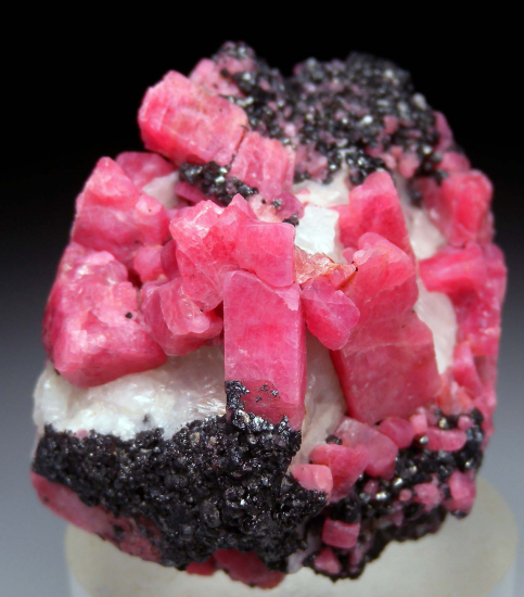 Rhodonite from Franklin, New Jersey, USA [db_pics/pics/p495c.jpg]