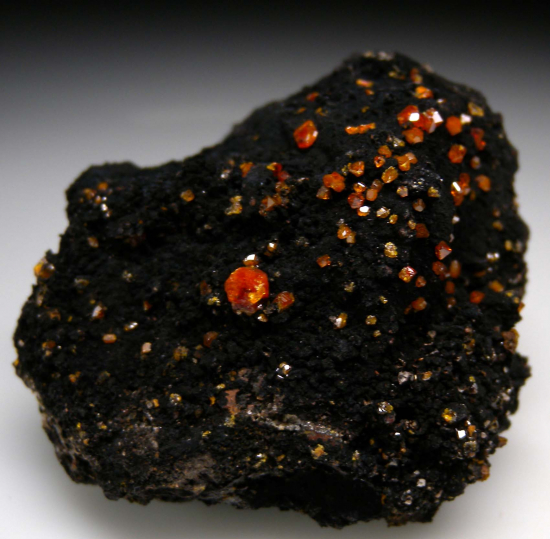 Stolzite from Broken Hill, NSW, Australia [db_pics/pics/p521a.jpg]