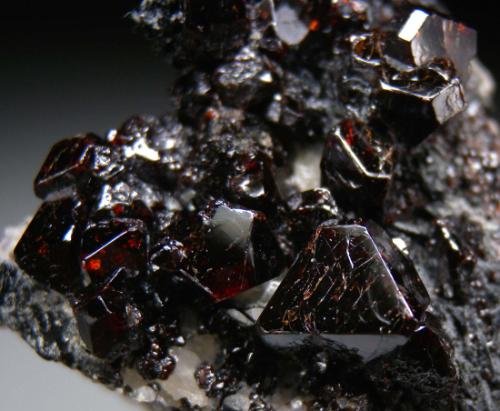 Pyrochlore from Veshnovogorsk Vein #140, Middle Urals, Russia [db_pics/pics/p525c.jpg]