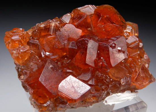 Grossular from Jeffrey Mine, Asbestos, Quebec, Canada [db_pics/pics/p536d.jpg]