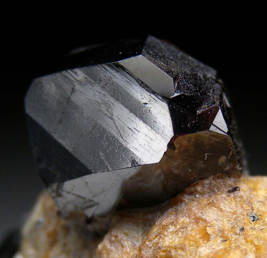 Rutile from Champion Mine, Mono Co., California, USA [db_pics/pics/p537c.jpg]