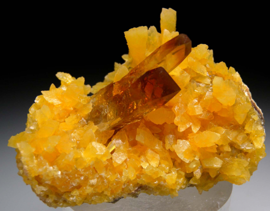 Barite on Calcite from Elk Creek, Meade Co., South Dakota, USA [db_pics/pics/p588a.jpg]