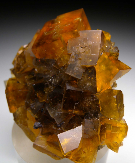 Fluorite from Filon Jaune, Valzergues, Aveyron, Occitanie, France [db_pics/pics/p589b.jpg]
