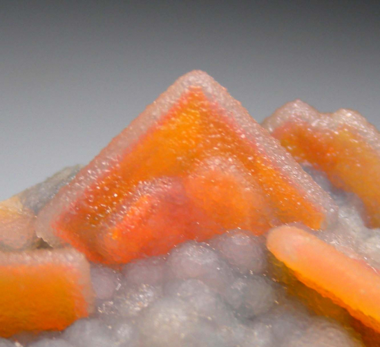 Hemimorphite over Wulfenite from Finch Mine, Haden, Gila Co., Arizona, USA [db_pics/pics/p617c.jpg]