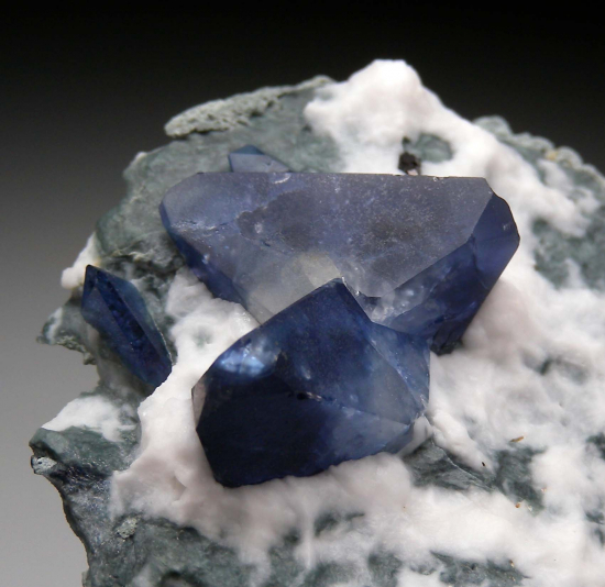 Benitoite from Gem Mine, San Benito Co., California, USA [db_pics/pics/p623e.jpg]