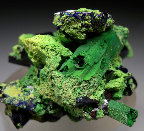 Azurite, Arsentsumebite, Bayldonite after Mimetite from Tsumeb, Namibia [db_pics/pics/p631d.jpg]