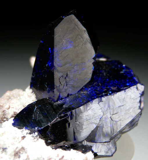 Azurite from Milpillas Mine, Cuitaca, Sonora, Mexico [db_pics/pics/p642e.jpg]