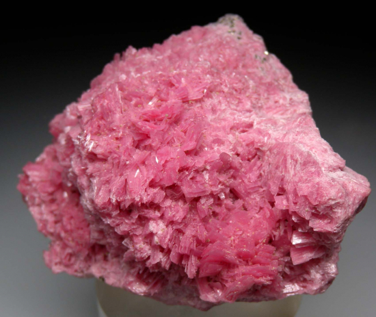 Rhodonite from San Martin Mine, Chiuruco, Ancash Dept., Peru [db_pics/pics/p676b.jpg]