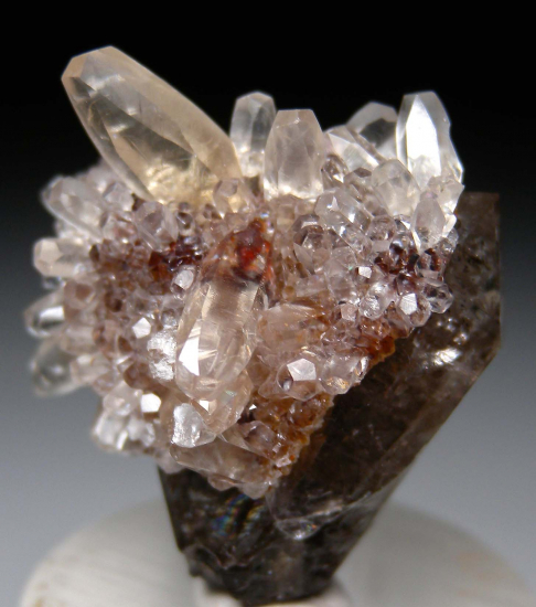 Calcite on Quartz from Greely Quartz Occurrence, Osgoode Township, Ottawa, Ontario, Canada [db_pics/pics/p682b.jpg]