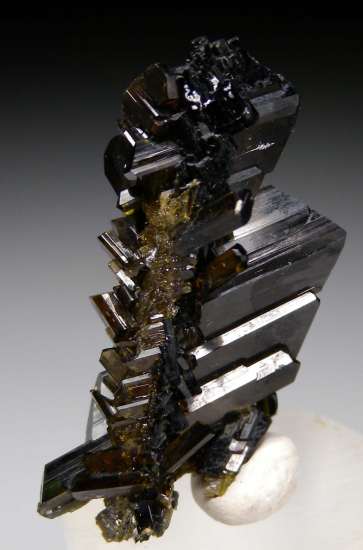 Epidote from Tormiq Valley, Skardu, Pakistan [db_pics/pics/p689b.jpg]