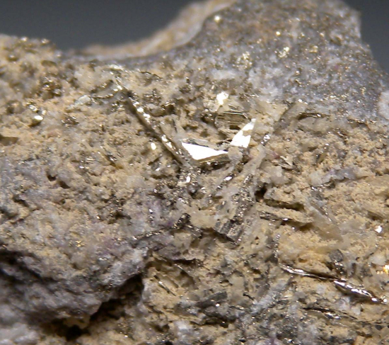 Calaverite from Cripple Creek, Teller Co., Colorado, USA [db_pics/pics/p713c.jpg]