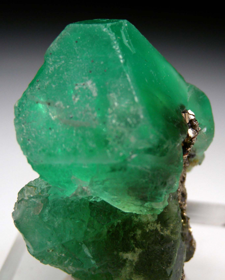 Fluorite with Pyrite from Milpo Mine, Atacocha mining district, Pasco Province, Peru [db_pics/pics/p730b.jpg]