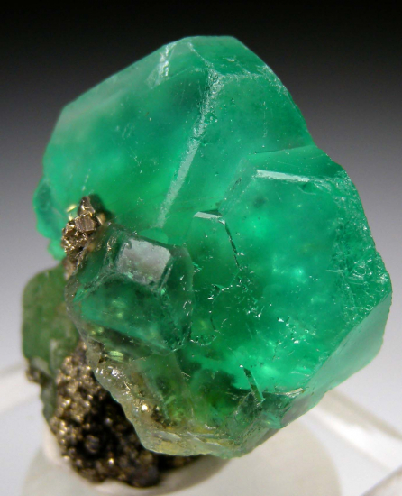 Fluorite with Pyrite from Milpo Mine, Atacocha mining district, Pasco Province, Peru [db_pics/pics/p730c.jpg]