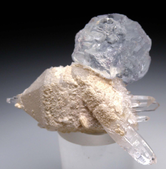 Fluorite on Quartz from Yaogangxian Mine, Hunan, China [db_pics/pics/p828a.jpg]