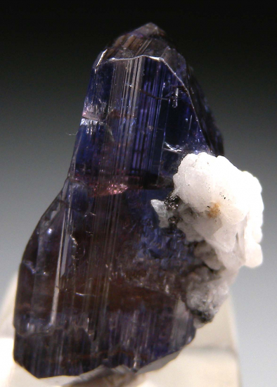 Calcite on Tanzanite (DT) from Merelani Hills, Arusha, Tanzania [db_pics/pics/p841a.jpg]