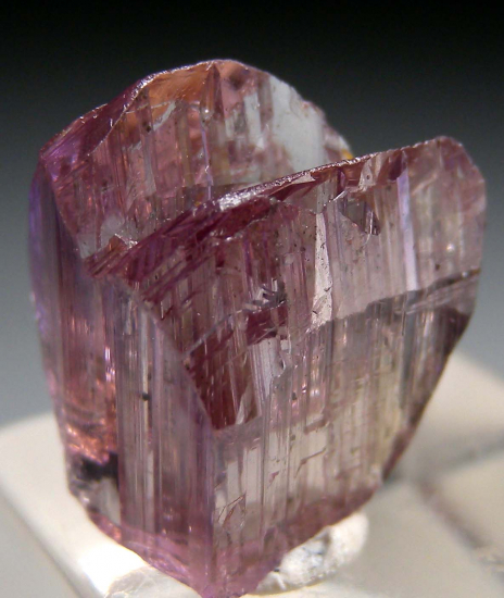 Tanzanite (pink!) from Merelani Hills, Arusha, Tanzania [db_pics/pics/p852b.jpg]