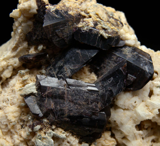 Axinite from Thompson Peak, Plumas Co., California, USA [db_pics/pics/p879c.jpg]