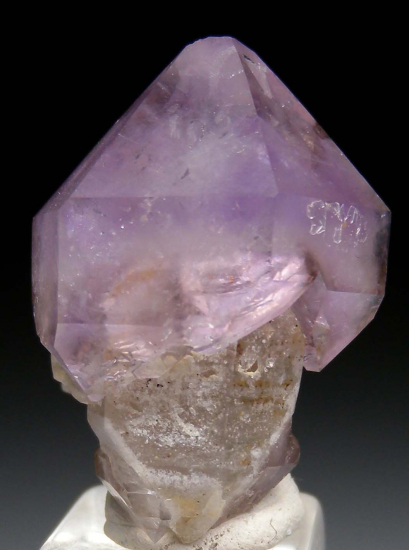 Amethyst from Mono Lake area, Mono Co., California, USA [db_pics/pics/p892a.jpg]