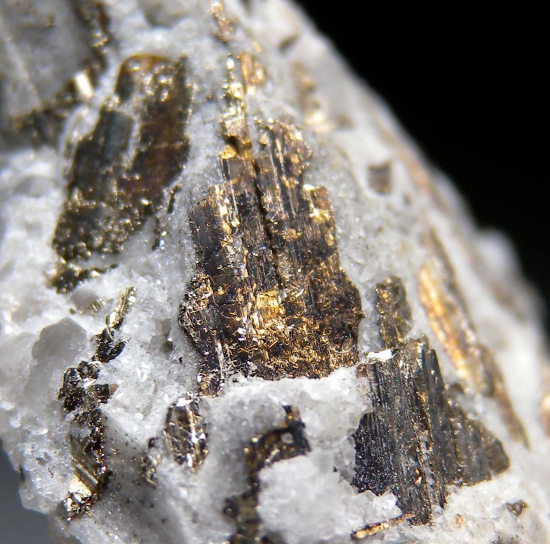 Calaverite from Cripple Creek, Teller Co., Colorado, USA [db_pics/pics/p926c.jpg]