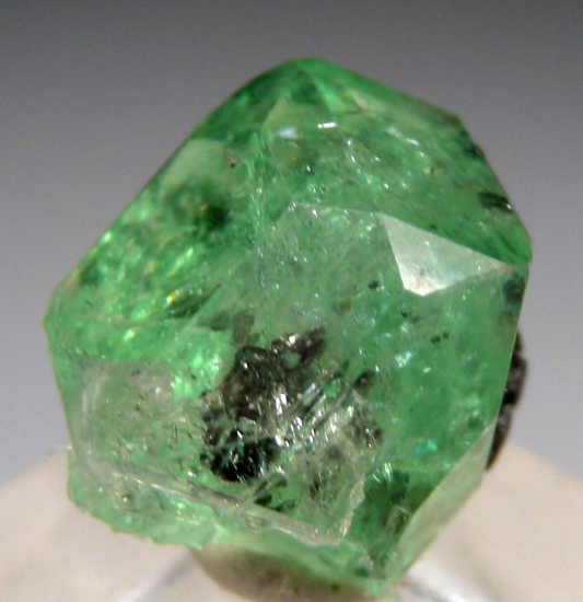 Tsavorite from Merelani Hills, Arusha, Tanzania [db_pics/pics/p930c.jpg]
