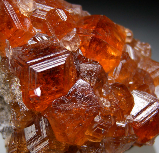 Grossular from Jeffrey Mine, Val-des-Sources, Quebec, Canada [db_pics/pics/p937c.jpg]