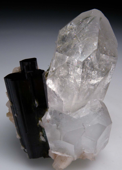 Elbaite, Aquamarine, Quartz from Nuristan, Afghanistan [db_pics/pics/p974b.jpg]