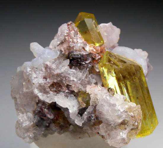 Apatite from Cerro Mercado, Durango, Mexico [db_pics/pics/p979c.jpg]