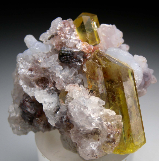 Apatite from Cerro Mercado, Durango, Mexico [db_pics/pics/p979d.jpg]