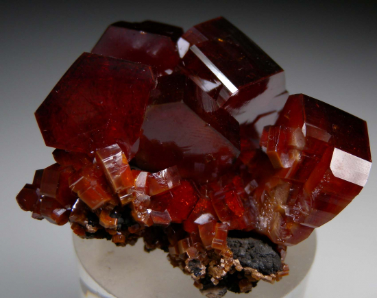 Vanadinite from Mibladen, Morocco [db_pics/pics/p988a.jpg]