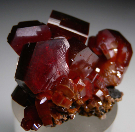Vanadinite from Mibladen, Morocco [db_pics/pics/p988c.jpg]