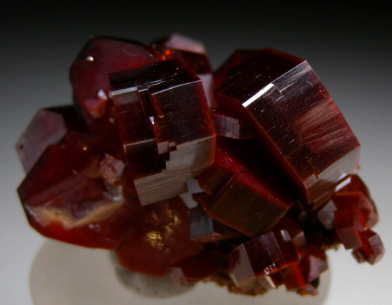 Vanadinite from Mibladen, Morocco [db_pics/pics/p988d.jpg]