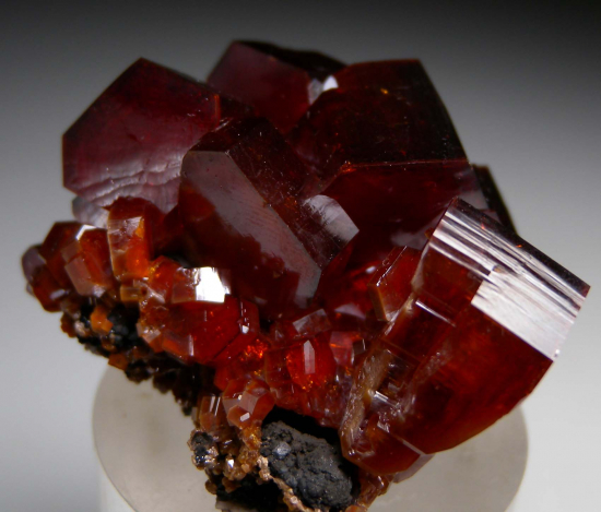 Vanadinite from Mibladen, Morocco [db_pics/pics/p988e.jpg]