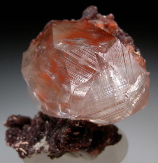Calcite from Fengjiashan Mine, Daye Co., Huangshi, Hubei, China [db_pics/pics/r108a.jpg]