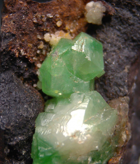 Anglesite (green!) from Montevecchio Mine, Arbus, Sardinia, Italy [db_pics/pics/r124b.jpg]