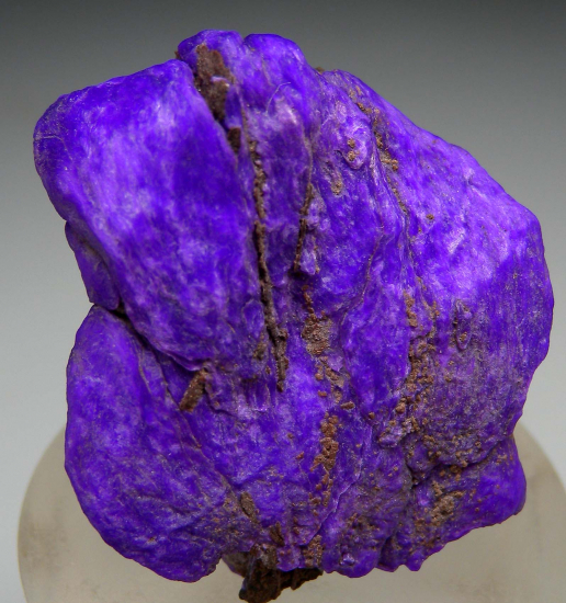 Sugilite (fibrous) from N'Chwanning Mine, Kuruman, South Africa [db_pics/pics/r137a.jpg]