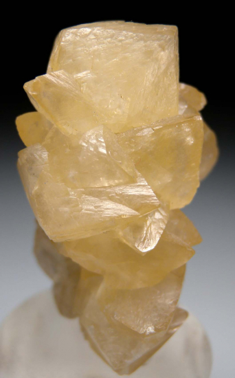 Calcite from Newport Quarry, Newport, Monroe County, Michigan, USA [db_pics/pics/r147c.jpg]