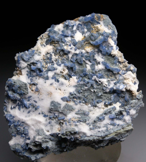 Benitoite from Gem Mine, San Benito Co., California, USA [db_pics/pics/r173a.jpg]
