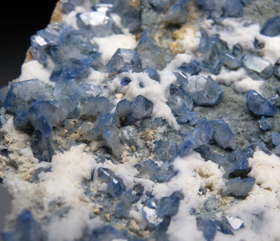 Benitoite from Gem Mine, San Benito Co., California, USA [db_pics/pics/r173c.jpg]