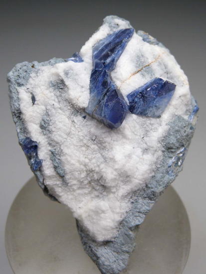 Benitoite from Gem Mine, San Benito Co., California, USA [db_pics/pics/r179a.jpg]