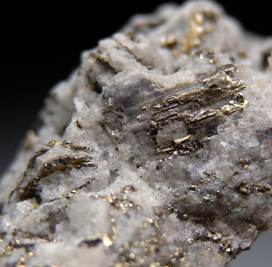 Calaverite from Cripple Creek, Teller Co., Colorado, USA [db_pics/pics/r188c.jpg]