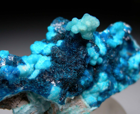 Veszelyite on Hemimorphite from Palabanda quarries, Mfouati, Bouenza Department, Republic of the Congo [db_pics/pics/r191c.jpg]