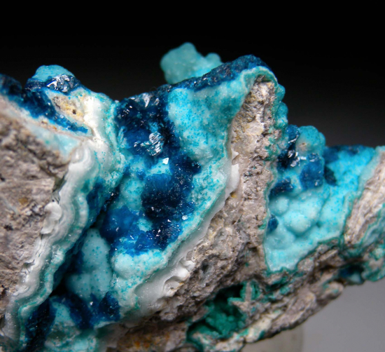 Veszelyite on Hemimorphite from Palabanda quarries, Mfouati, Bouenza Department, Republic of the Congo [db_pics/pics/r191d.jpg]