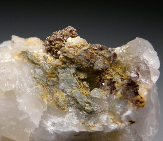 Gold from Harmanec gold deposit, Harmanec, Banska Bystrica Region, Slovakia [db_pics/pics/r205b.jpg]