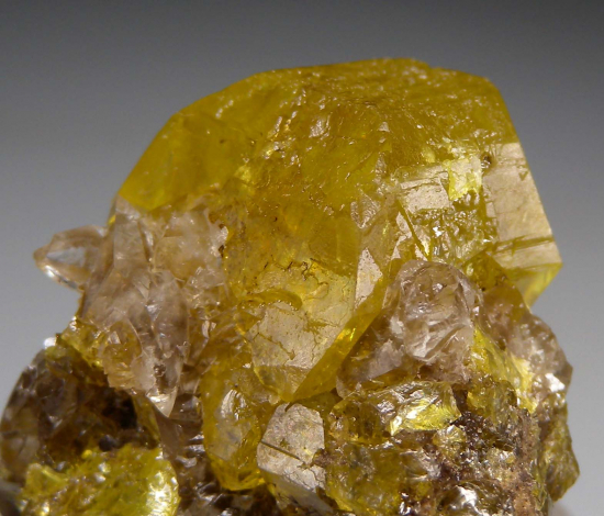 Sulfur with Calcite from Maybee Quarry, Monroe Co., Michigan, USA [db_pics/pics/r255d.jpg]