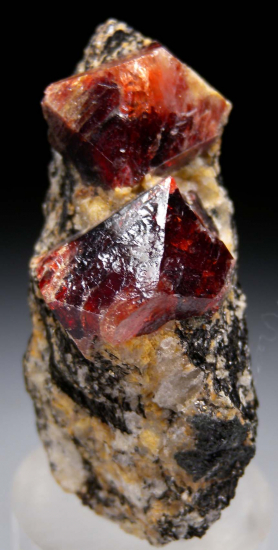 Zircon from Astore Valley, Astore District, Gilgit-Baltistan, Pakistan [db_pics/pics/r261d.jpg]